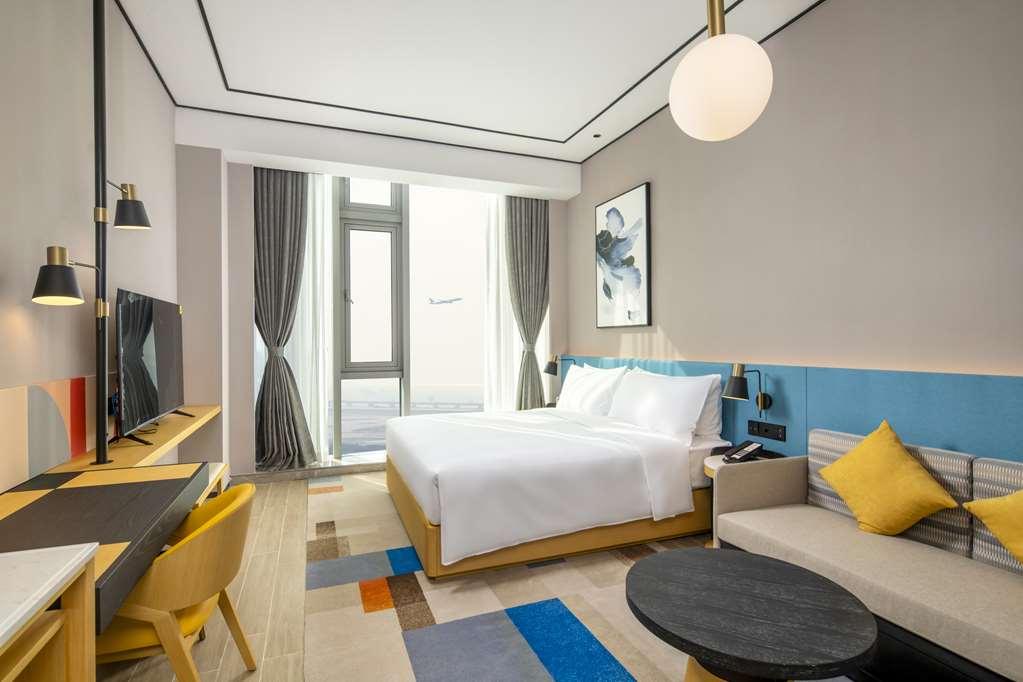 Hilton Garden Inn Shenzhen Airport,Enjoy 24-Hour One Way Free Delivery From Hotel To Shenzhen Baoan Airport On The Hour 선전 시 객실 사진