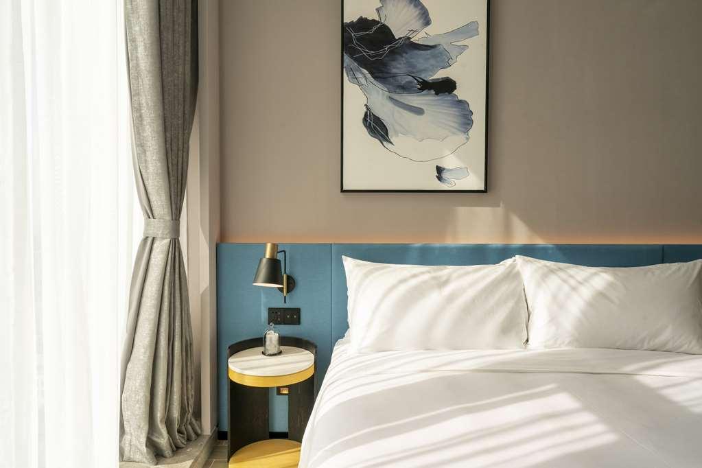 Hilton Garden Inn Shenzhen Airport,Enjoy 24-Hour One Way Free Delivery From Hotel To Shenzhen Baoan Airport On The Hour 선전 시 객실 사진